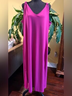 Columbia Sportswear sleeveless maxi dress in a vibrant magenta - 1X
